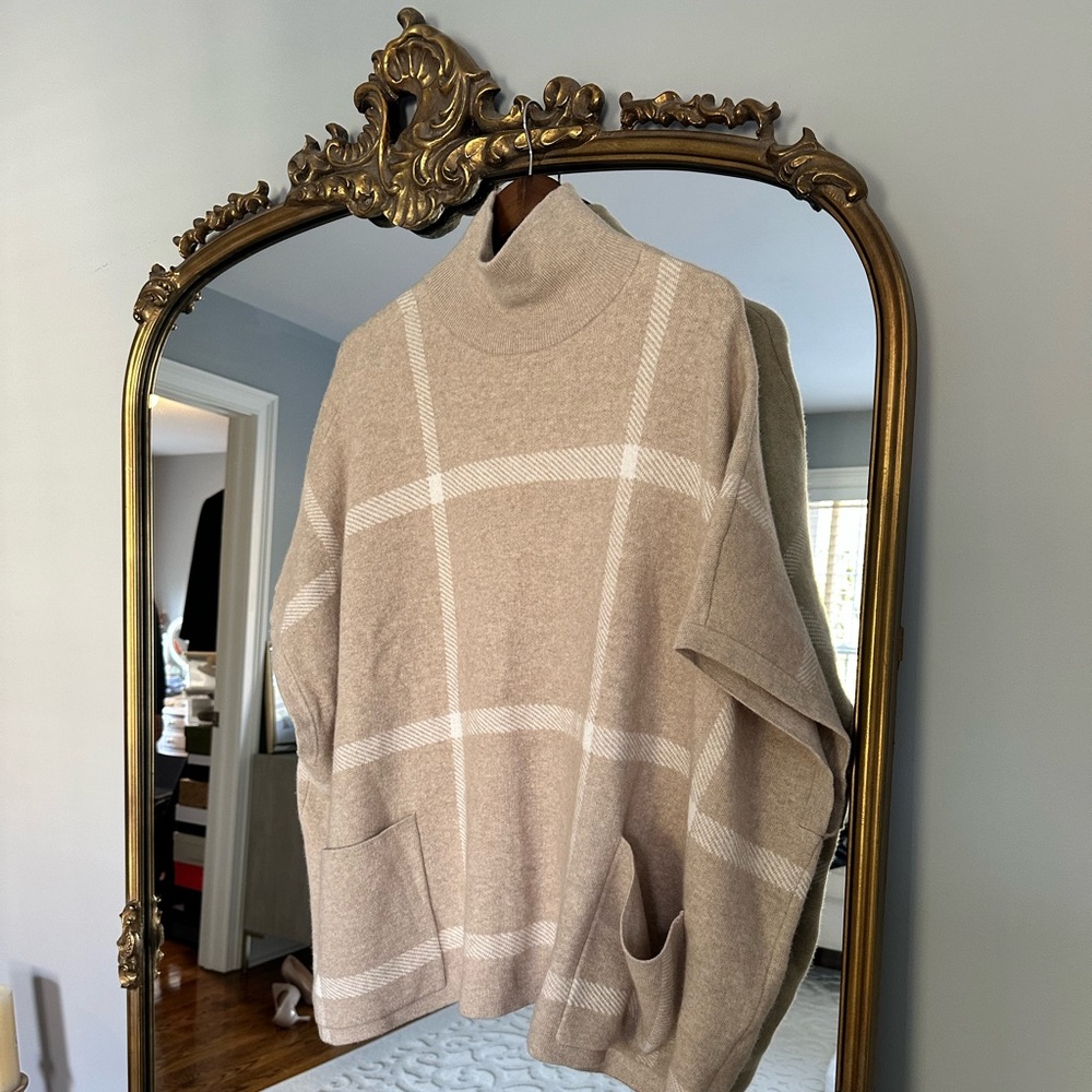 Ann Taylor Beige and winter white poncho